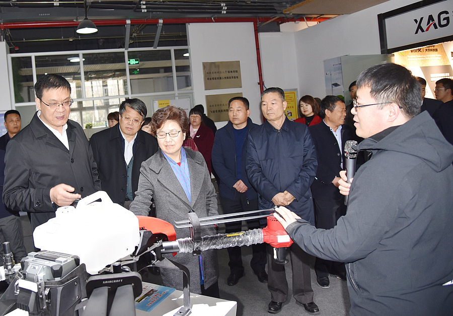 人大1.jpg 人大1.jpg